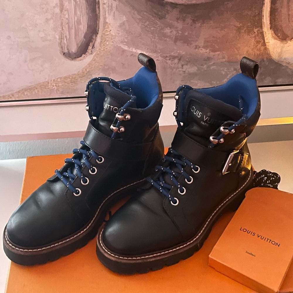 authentic Louis Vuitton Territory Ranger Boots - Picture 7 of 7